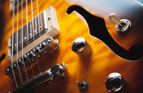 初期調整を承ります | 鹿児島で実績多数のギター専門店なら工房ときわ